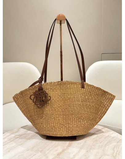 LOEWE PAULA'S IBIZA SMALL SHELL BASKET BAG IN NATURAL TAN