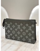 LOUIS VUITTON GASTON WEARABLE WALLET IN GREEN