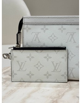  LOUIS VUITTON GASTON WEARABLE WALLET IN WHITE