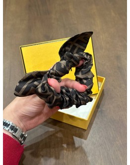FENDI FF LOGO PRINT SILK BOW SCRUNCHIES IN ICONIC BLACK & BROWN ZUCCA PATTERN MOTIF