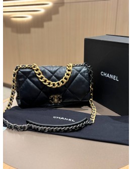 CHANEL 19 FLAP SHOULDER BAG IN BLACK LAMBSKIN LEATHER