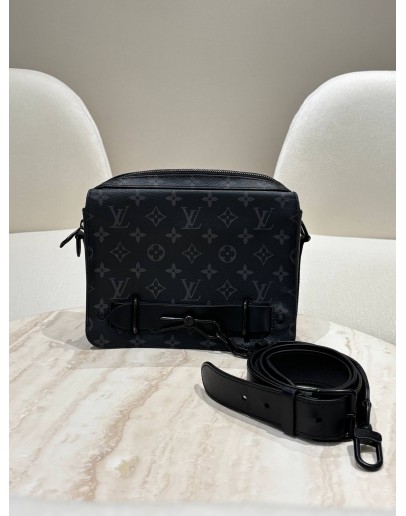 LOUIS VUITTON STEAMER MESSENGER BAG IN MONOGRAM ECLIPSE 