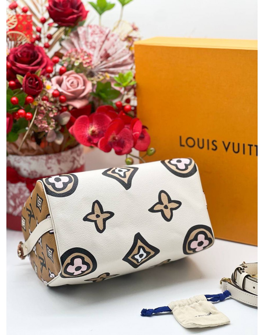 Louis Vuitton White Monogram Giant Wild at Heart Speedy