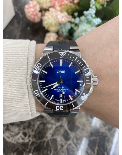 ORIS AQUIS DATE 43.5MM AUTOMATIC UNISEX WATCH -FULL SET-