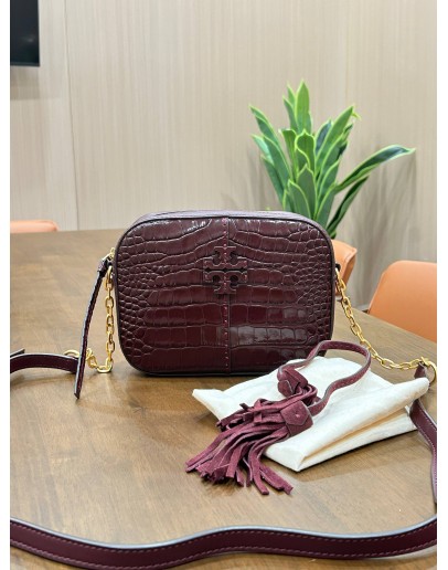 TORY BURCH MCGRAW CAMERA BAG IN BURGUNDY CROC EMBOSSED LEATHER & GOLD HARDWARE 