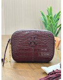 TORY BURCH MCGRAW CAMERA BAG IN BURGUNDY CROC EMBOSSED LEATHER & GOLD HARDWARE 