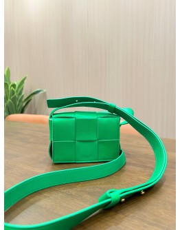 BOTTEGA VENETA CANDY CASSETTE MINI BAG IN SIGNATURE PARAKEET GREEN INTRECCIATO WOVEN LEATHER 