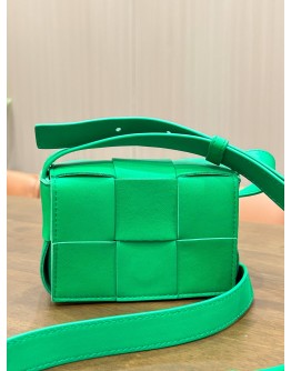 BOTTEGA VENETA CANDY CASSETTE MINI BAG IN SIGNATURE PARAKEET GREEN INTRECCIATO WOVEN LEATHER 