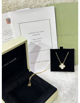 VCA VAN CLEEF & ARPELS VINTAGE ALHAMBRA PENDANT NECKLACE IN 18K 750 YELLOW GOLD WITH MOTHER OF PEARL