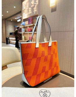 HERMES TOILE H & SWIFT CABAS H EN BIAIS 40 TOTE BAG IN ORANGE & RED WITH WHITE LEATHER TRIM