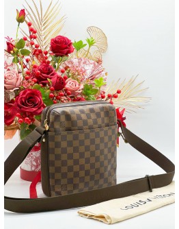 LOUIS VUITTON TROTTEUR BEAUBOURG HANDBAG DAMIER