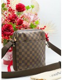 LOUIS VUITTON TROTTEUR BEAUBOURG HANDBAG DAMIER