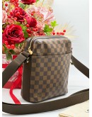 LOUIS VUITTON TROTTEUR BEAUBOURG HANDBAG DAMIER