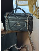 CHANEL VANITY CASE IN BLACK CAVIAR LEATHER