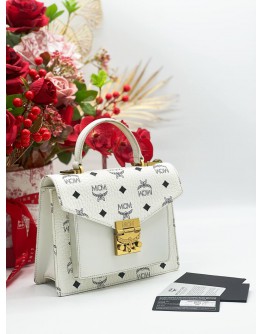 PATRICIA SATCHEL IN STUDDED OUTLINE VISETOS IN WHITE 