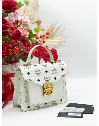 PATRICIA SATCHEL IN STUDDED OUTLINE VISETOS IN WHITE 