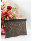 LOUIS VUITTON MONOGRAM MACASSAR DISCOVERY POCHETTE GM CLTUCH 