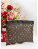 LOUIS VUITTON MONOGRAM MACASSAR DISCOVERY POCHETTE GM CLTUCH 