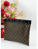 LOUIS VUITTON MONOGRAM MACASSAR DISCOVERY POCHETTE GM CLTUCH 