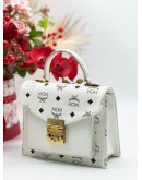 PATRICIA SATCHEL IN STUDDED OUTLINE VISETOS IN WHITE 