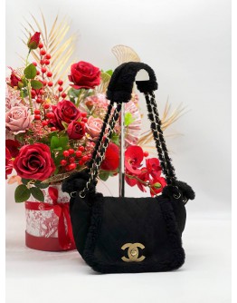 CHANEL BLACK QUILTED NUBUCK AND SHEARLING CC FLAP BAG 