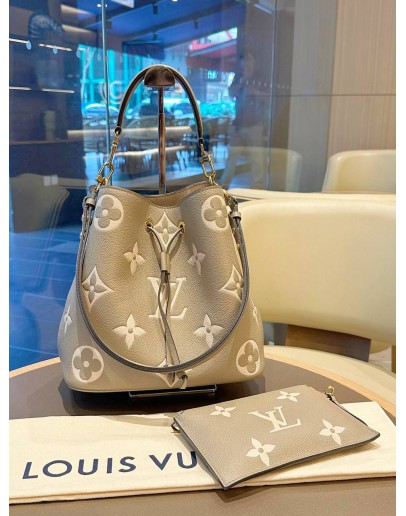 LOUIS VUITTON MM NÉONOÉ IN BICOLOUR TOURTERELLE CRÈME MONOGRAM EMPREINTE LEATHER WITH GOLD HARDWARE