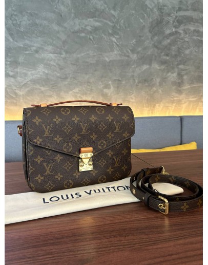 LOUIS VUITTON POCHETTE METIS MONOGRAM CANVAS BAG