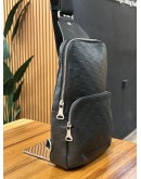 LOUIS VUITTON AVANUE SLING BODY BAG