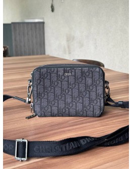 CHRISTIAN DIOR ZIPPED POUCH WITH STRAP IN BLACK DIOR OBLIQUE JACQUARD