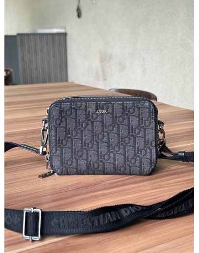CHRISTIAN DIOR ZIPPED POUCH WITH STRAP IN BLACK DIOR OBLIQUE JACQUARD