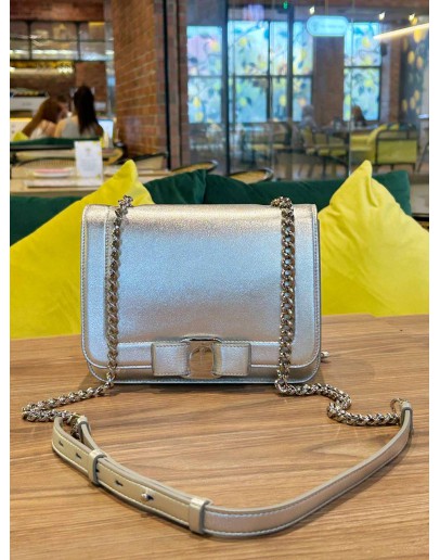SALVATORE FERRAGAMO VARA RIBBON NEW BIANCO SHOULDER CHAIN BAG