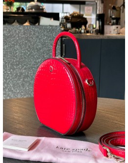 KATE SPADE NEW YORK ANDI CANTEEN IN RED EMBOSSED CROCODIPE LEATHER