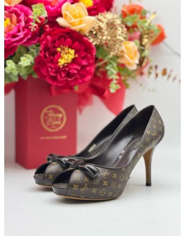 LOUIS VUITTON MALIBU PEEP TOE BOW PUMPS SIZE 37 IN BROWN MONOGRAM CANVAS