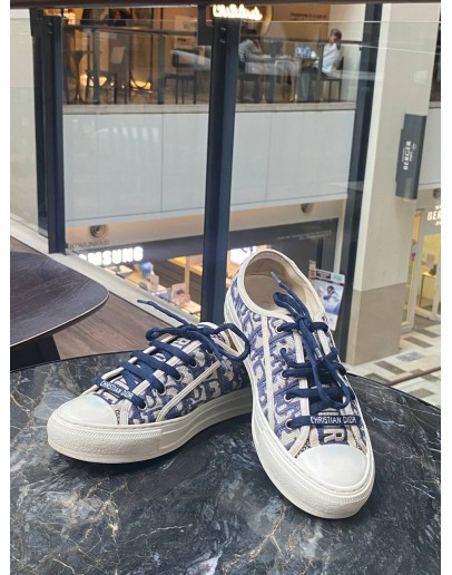 CHRISTIAN DIOR WALK’N’DIOR SNEAKERS IN BLUE DIOR OBLIQUE EMBROIDERED CANVAS