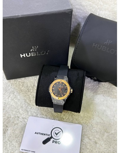 HUBLOT CLASSIC FUSION LADY 18K 750 ROSE GOLD CERAMIC 33MM QUARTZ WATCH