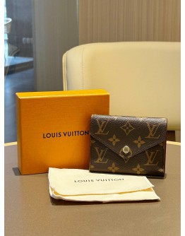 LOUIS VUITTON VICTORINE WALLET IN MONOGRAM    
