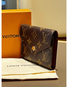 LOUIS VUITTON VICTORINE WALLET IN MONOGRAM    