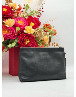 COACH POUCH IN BLACK PEBBLED LEATHER