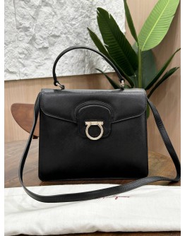 SALVATORE FERRAGAMO GANCINI SCHWARZ TOP HANDLE HANDBAG WITH STRAP
