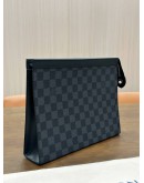 LOUIS VUITTON POCHETTE VOYAGE MM IN DAMIER GRAPHITE CANVAS 