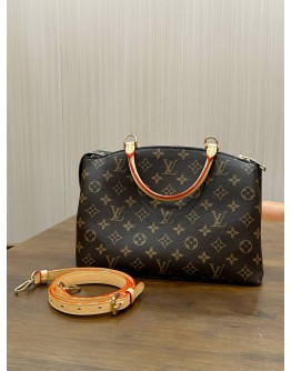 LOUIS VUITTON GRAND PALAIS IN MONOGRAM  