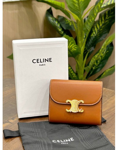 CELINE SMALL FLAP WALLET TRIOMPHE  IN SHINY SMOOTH LAMBSKIN LEATHER & GOLD HARDWARE