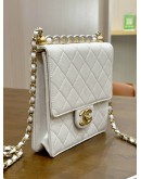 CHANEL TOP PEARL VERTICAL CHAIN BAG