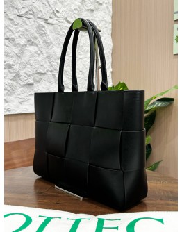 BOTTEGA VENETA ARCO MEDIUM TOTE BAG