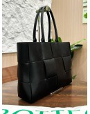 BOTTEGA VENETA ARCO MEDIUM TOTE BAG