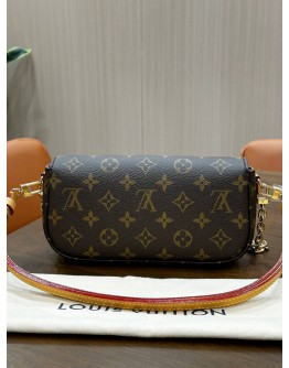 LOUIS VUITTON IVY WOC IN MONOGRAM