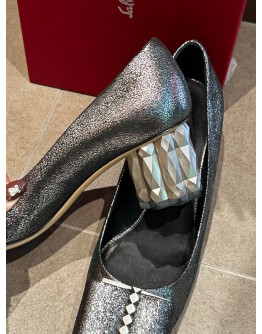 SALVATORE FERRAGAMO SILVER VARA STUDS PUMPS HEELS 
