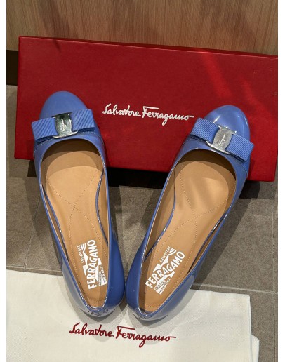 SALVATORE FERRAGAMO VARINA PUMPS 