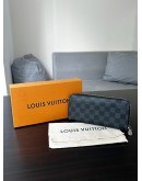 LOUIS VUITTON ZIPPY WALLET IN DAMIER GRAPHITE  