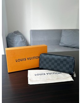 LOUIS VUITTON ZIPPY WALLET IN DAMIER GRAPHITE  